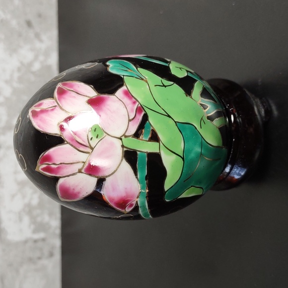 Set of 4 Hand Painted Porcelain Eggs - Picture 7 of 14